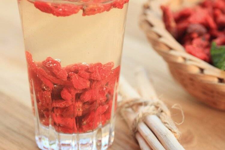 41岁男子坚持每天喝枸杞水降血糖养肾3个月后健康情况如何