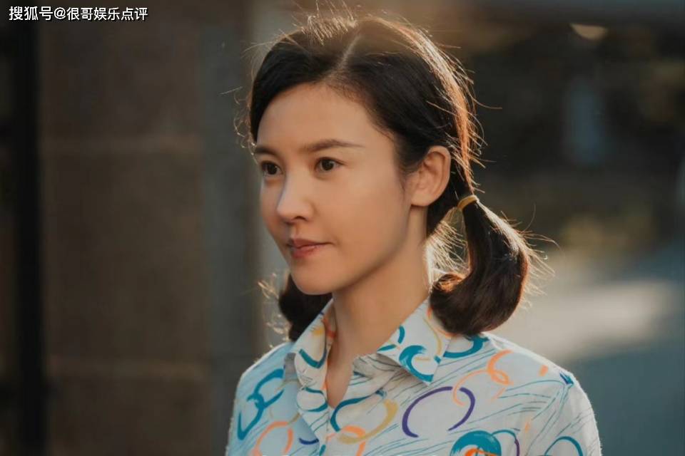 乘风踏浪中的女性角色都不是省油的灯扮演者也绝非泛泛之辈