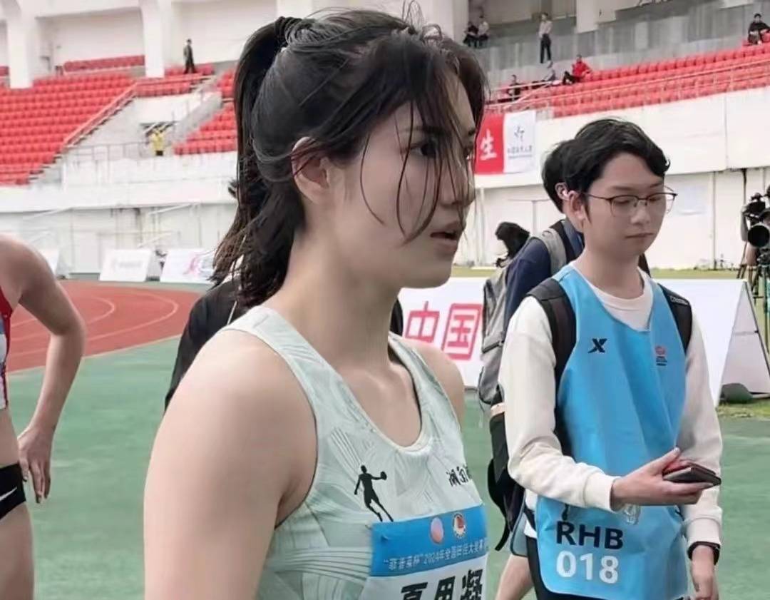 仍穿三角裤！夏思凝不惧流言蜚语，100米栏决赛排名倒数第一_比赛_网友_预赛