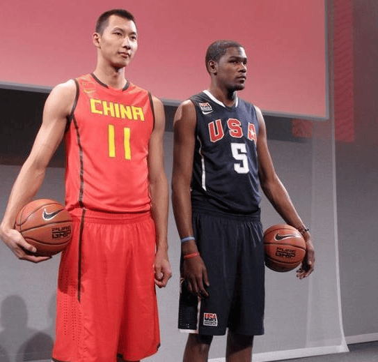 原创为何说易建联天赋是黄种人天花板我用5张照片告诉你答案