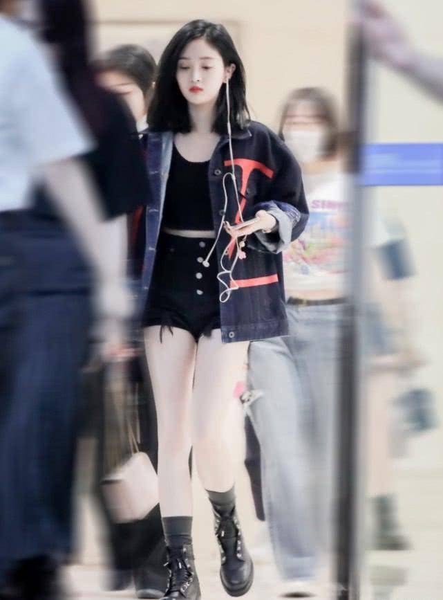 原创本以为吴宣仪只适合淡妆哪知看到她的浓妆照后直男都不淡定了