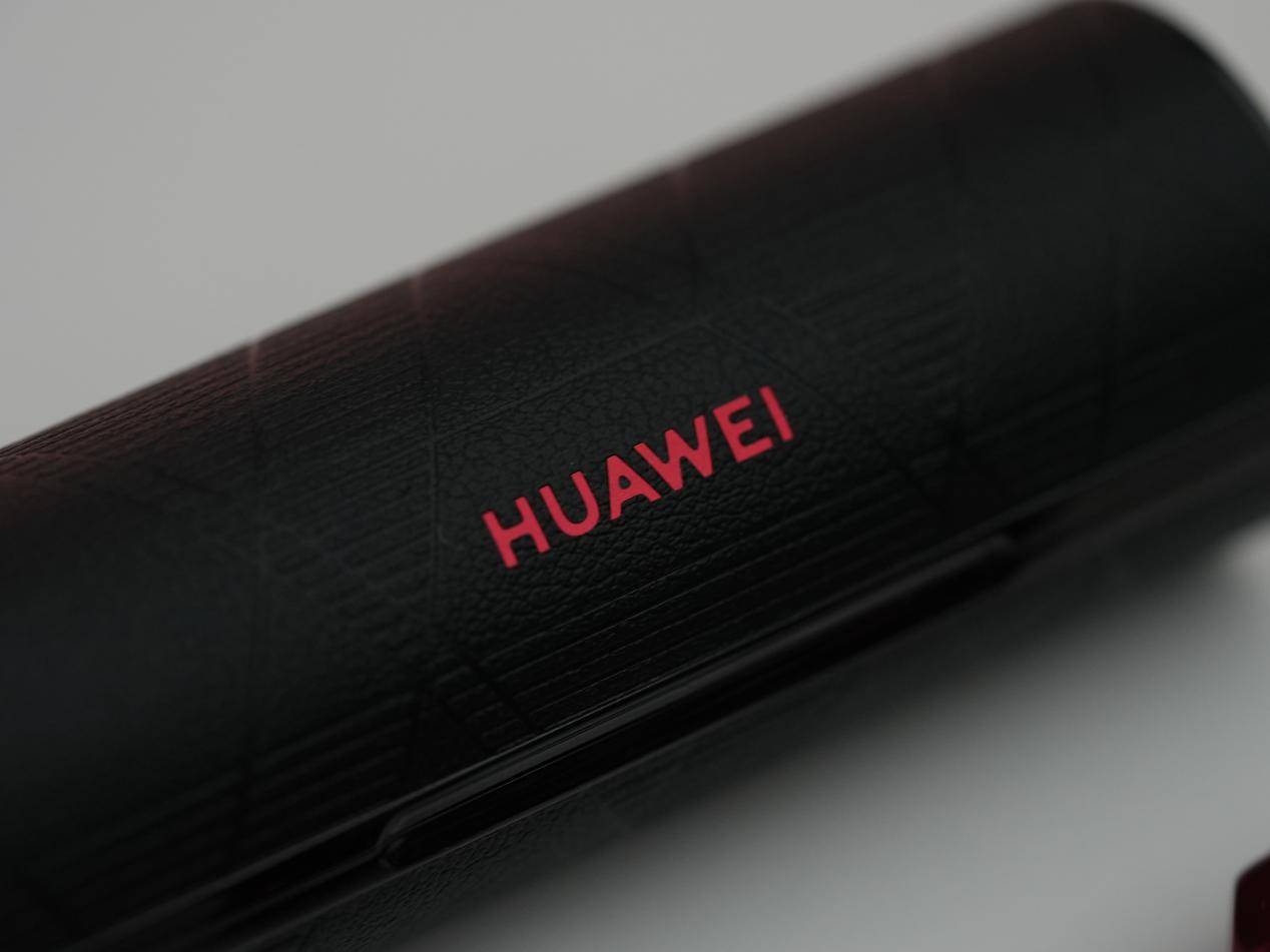 华为freebudslipstick2口红耳机为心爱的她开启耳边仪式感