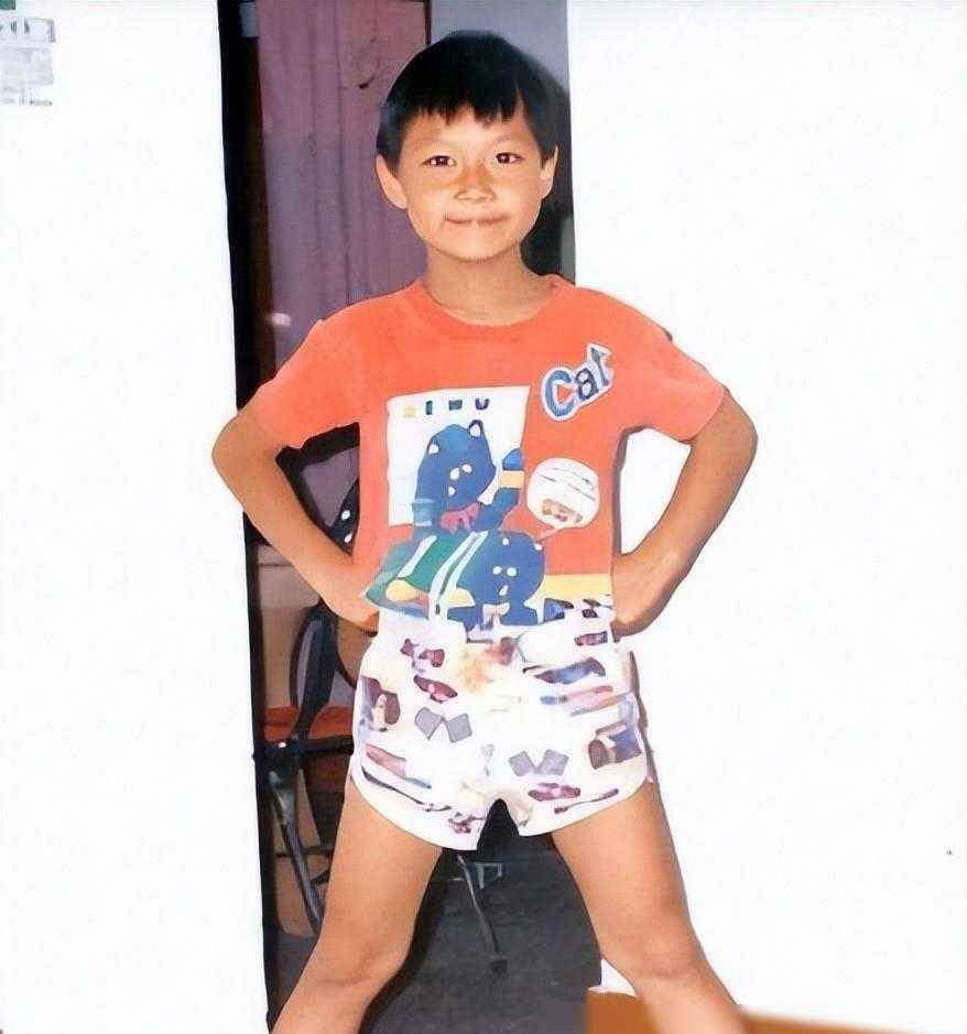 cba"最美"老板娘,身价40亿给易建联亿元合同,后背纹身显_吴迪_篮球