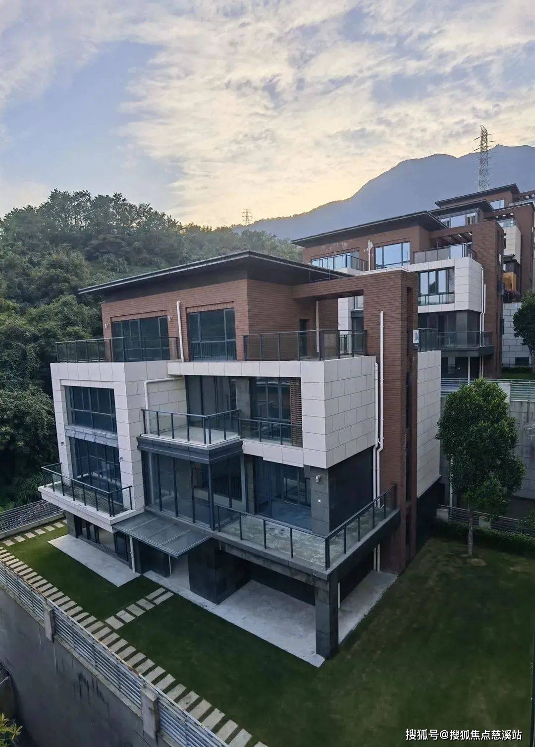 深圳盐田中通半山半海楼盘详情中通半山半海房价户型容积率小区环境