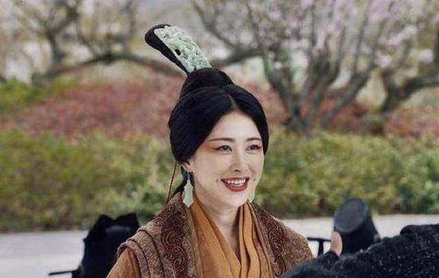 嫪毐他究竟有什么过人之处才引得太后赵姬甘愿为其生下两子