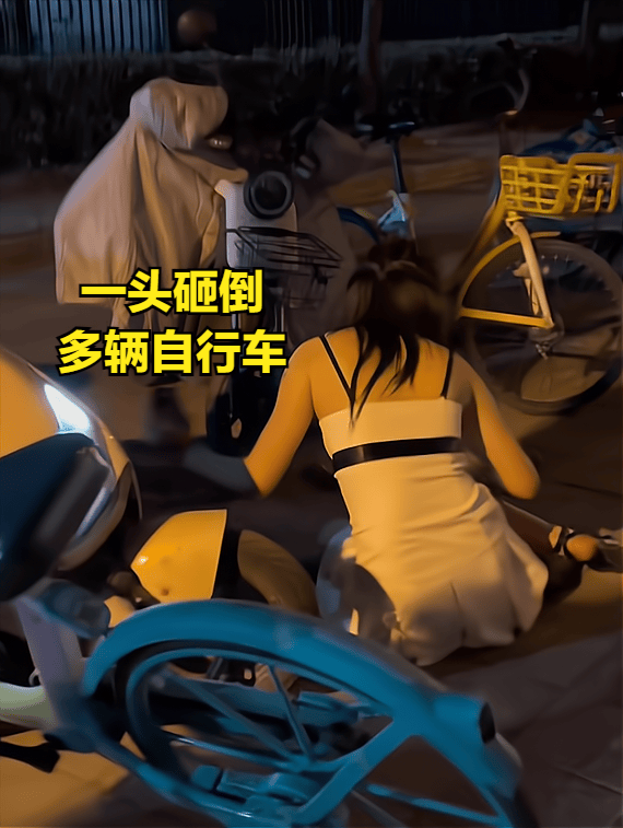 原创女子深夜喝醉直摔跟头多名男子主动献殷勤心里准想着发生点啥