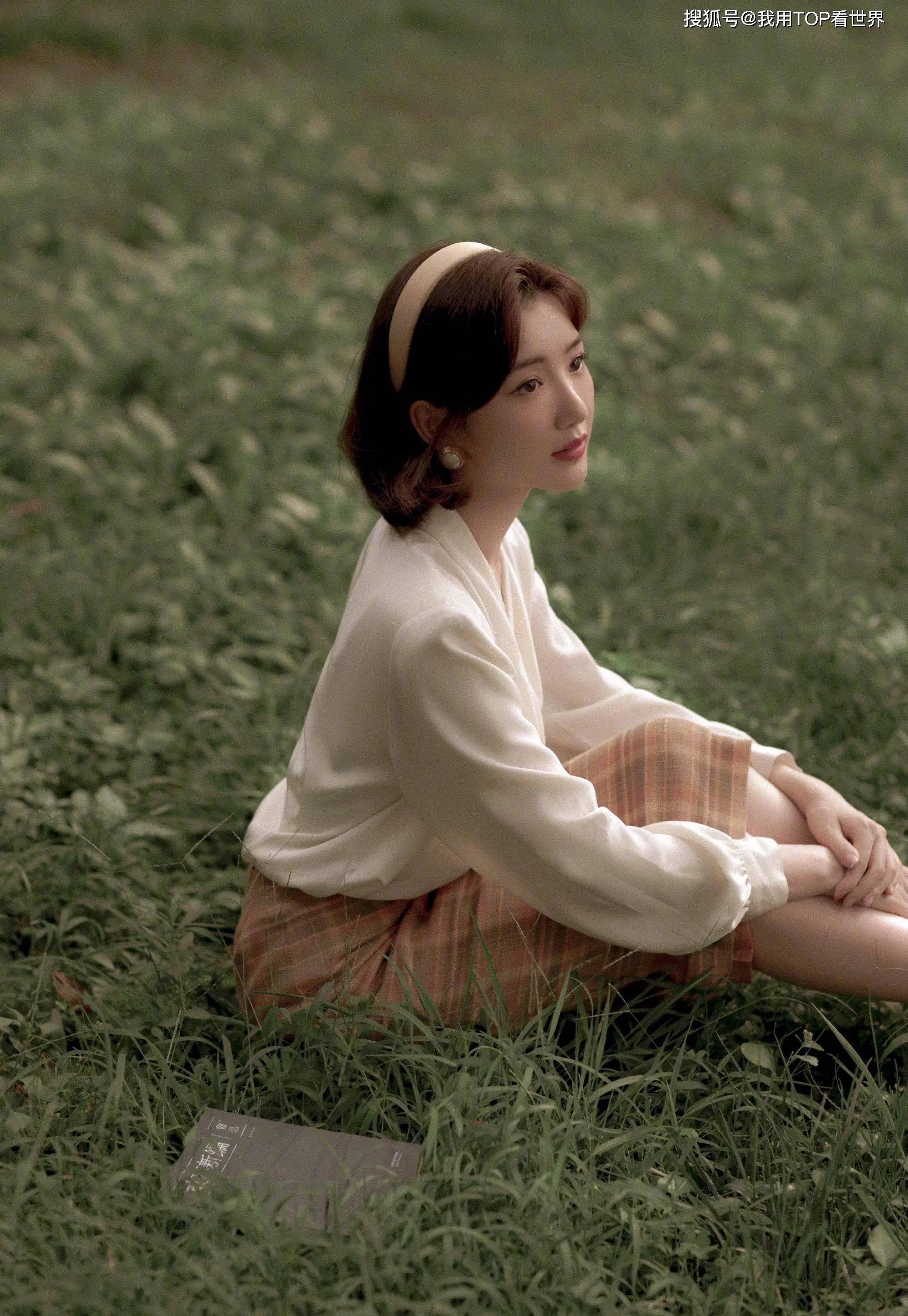 原创复古风太好看了毛晓彤甜蜜的笑容温婉可人又俘获了谁的芳心