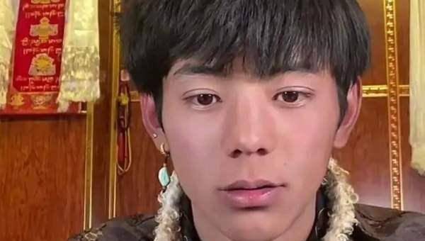 现在丁真接触的人也有所不同,之前他接触的都是一