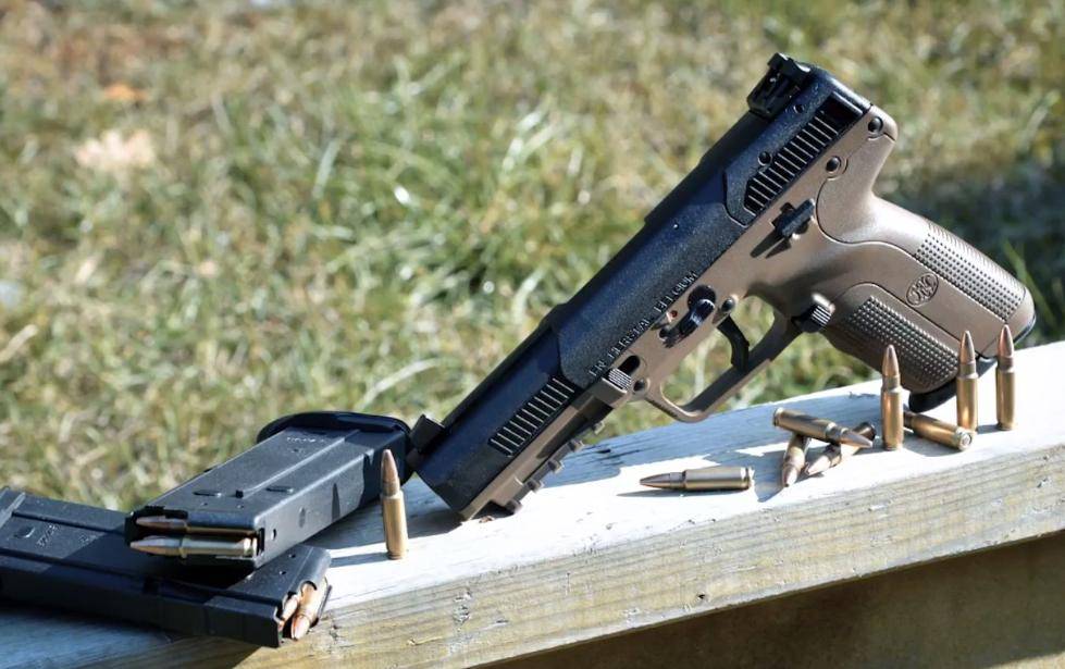 其使用的穿甲弹弹头直径虽小,仅为5.