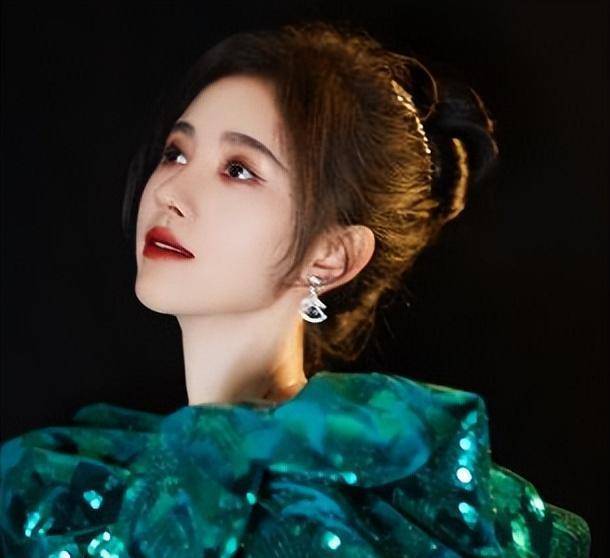 原创娄艺潇成蔡明陈小纭变大美人整容这条捷径到底好不好走