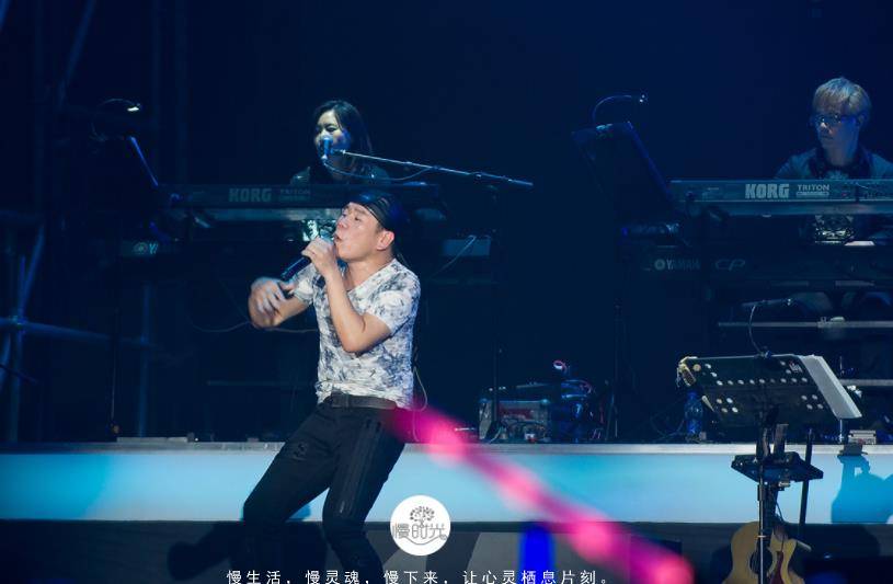 李宗盛给他下跪邱淑贞是他初恋62岁的赵传还是很迷人啊