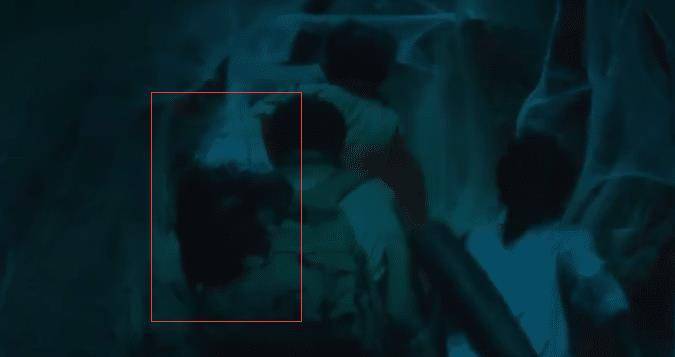 原创龙岭迷窟大金牙真戴假发金蝉脱壳躲过蜘蛛挺秃然的