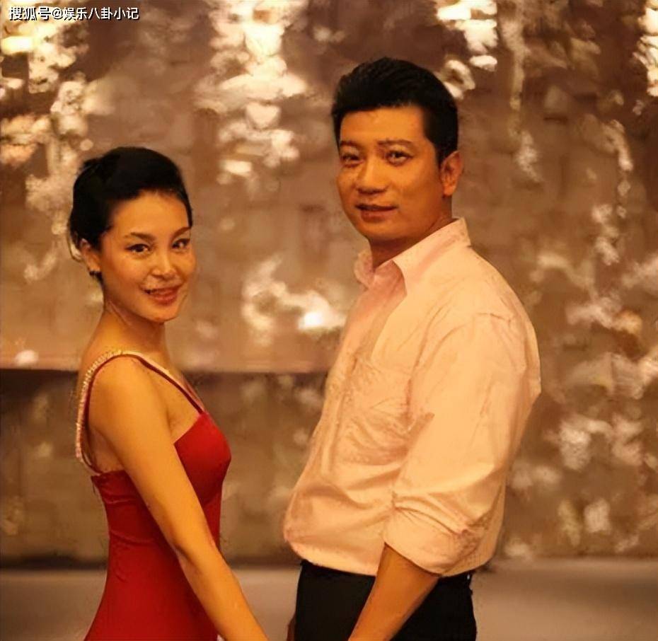 他是汤唯前男友,出道25年被张若昀带红,今娶娇妻生两女儿乐融融