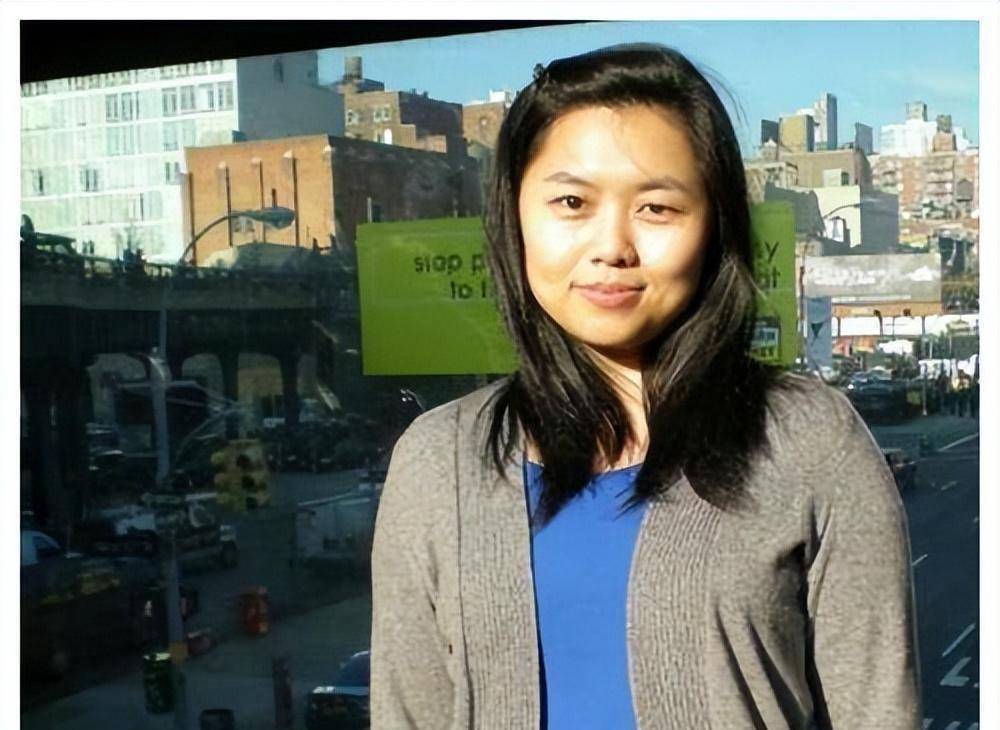 他给亲朋好友打了所有的电话,找遍了生活的各个角落,就是找不到杨娜