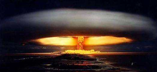 氢弹投下45秒后爆炸,死亡半径45公里,轰6轰炸机是如何逃脱的_原子弹