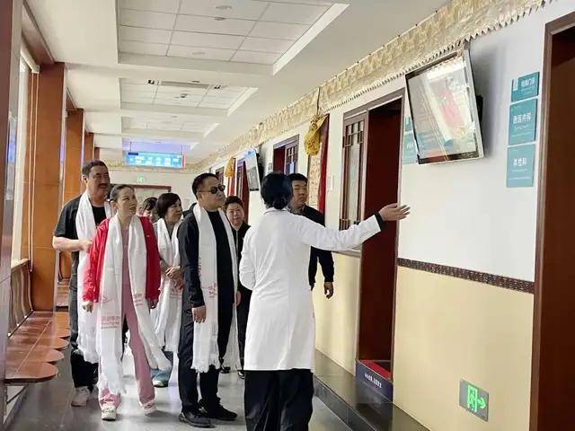 黑龙江省同江市人大常委会副主任尤建宏一行领导莅临我院参观指导