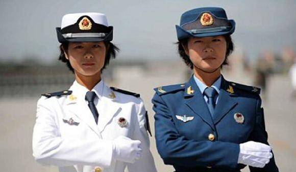 1999年国庆阅兵双胞胎女兵红遍全国怎么突然消失在人们视野中