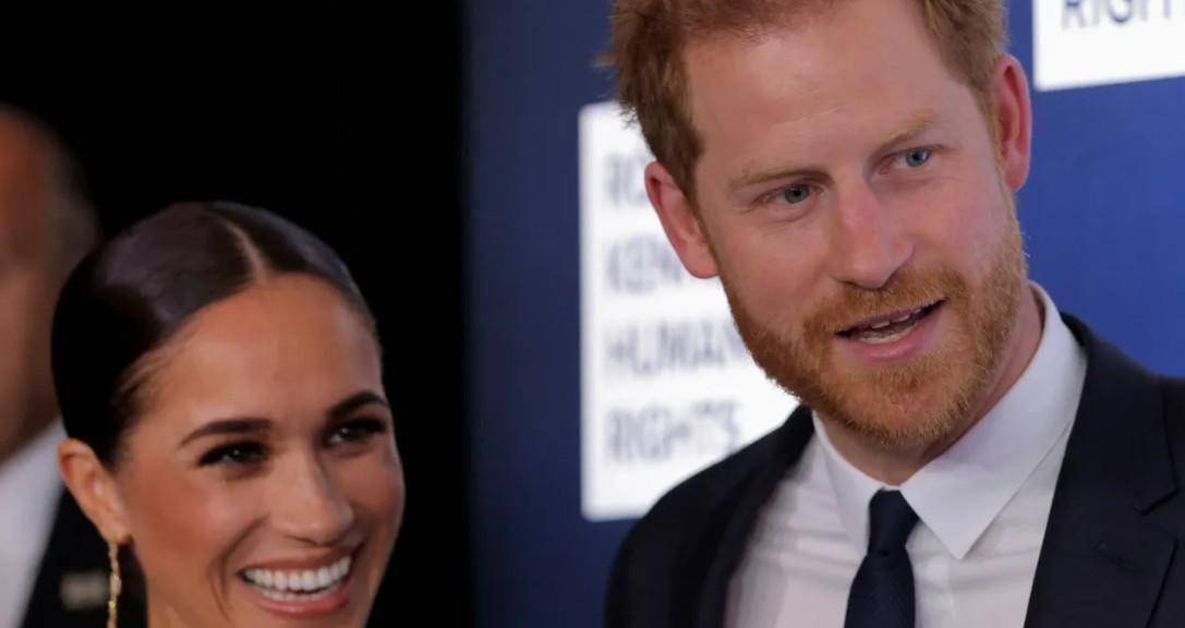 他对主持人汤姆布拉德比(tombradby)说了同样的话.他尽力与家人沟通.