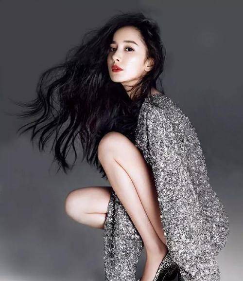 原创杨幂新代言被拍成女版雷佳音海报精修跟实拍差太多大头惨翻车