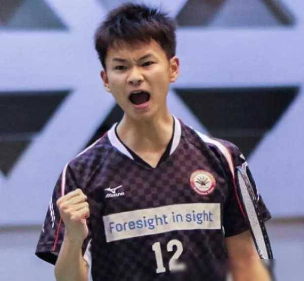 10个在我们最受欢迎的外国现役羽毛球男运动员1骆建佑新