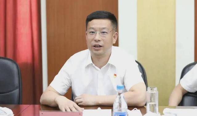 辽宁神秘富豪拿6亿给员工发年终奖自称是工人的儿子