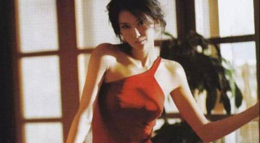 原创做8年保姆后被老外男友骗光4亿财产的孟广美如今转身成阔太