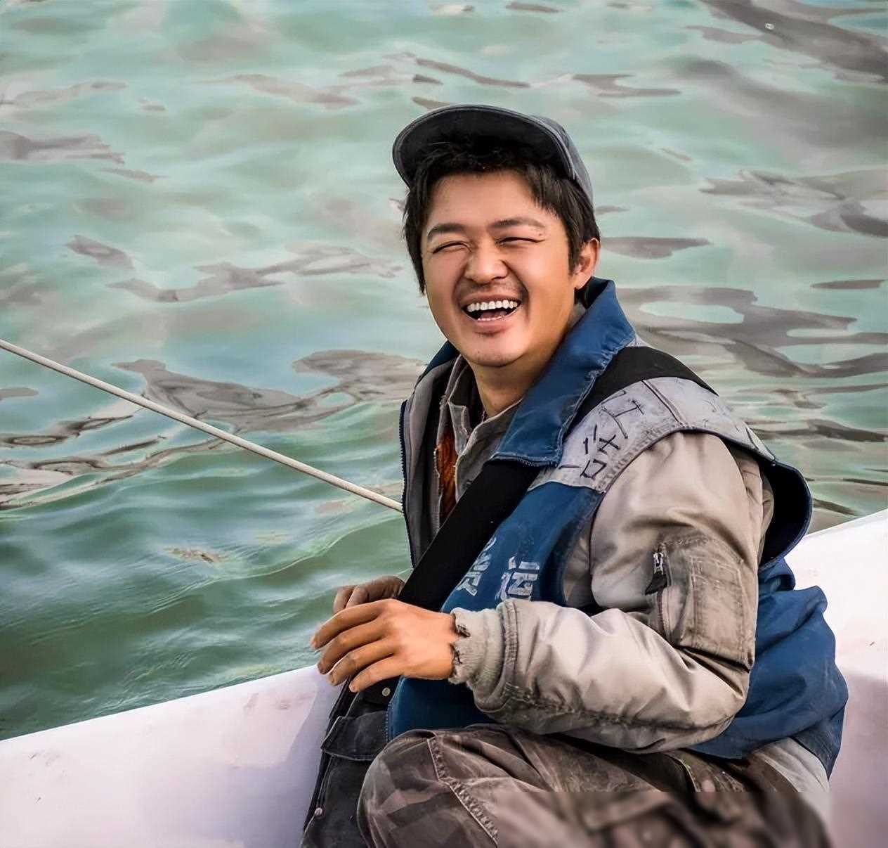 对于包贝尔个人而言,他在导演之路上的努力和进步也是值得肯定的.
