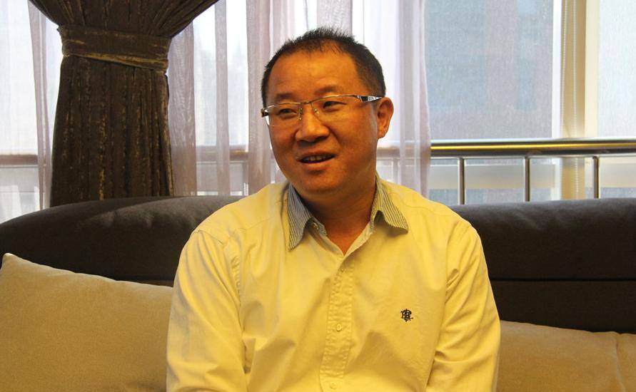 农村出身,39岁身家25亿,曾先后2次娶明星妻子_周旭辉_金亚科技_公司