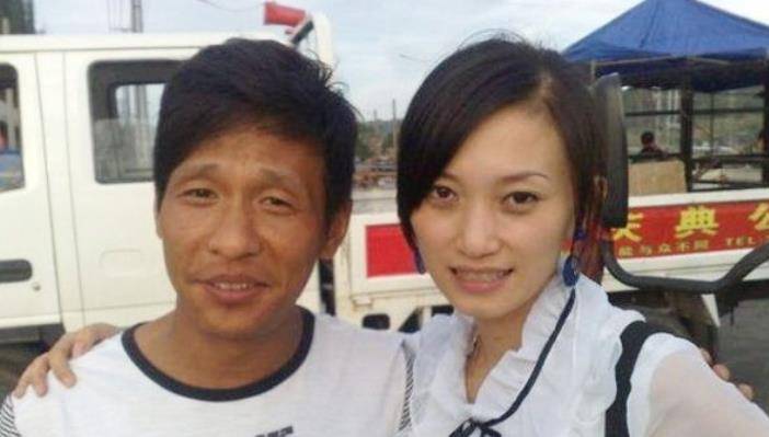 宋小宝两个老婆照片图片