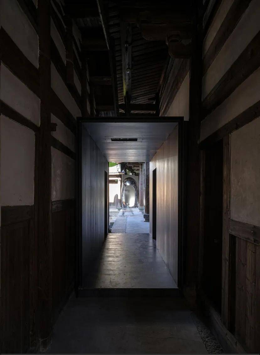 古厝新生集艺术馆图书馆办公及商业于一体的复合空间contemporary