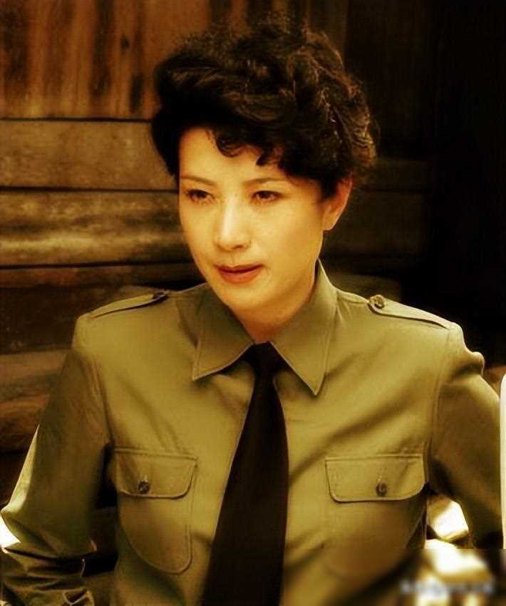 国家一级演员王静美貌身材出众零绯闻成谜60岁婚姻状况待解