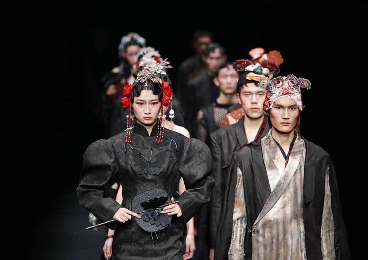 时装周上国潮风