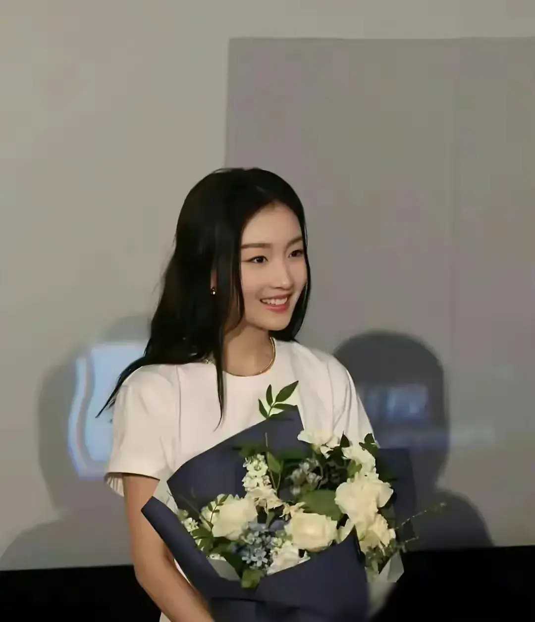 周冬雨蜕变之美我喜现在的她