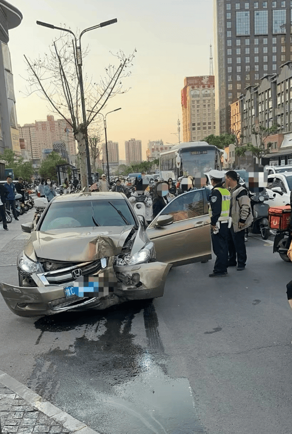 震惊!54岁女司机驾车撞人反复碾压致51岁女子身亡