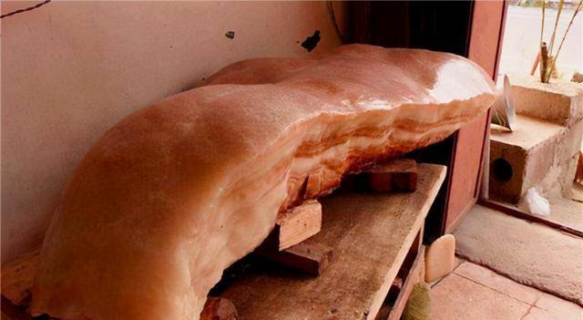 河南老农发现一米猪肉石栩栩如生拒10万收购后怎样了