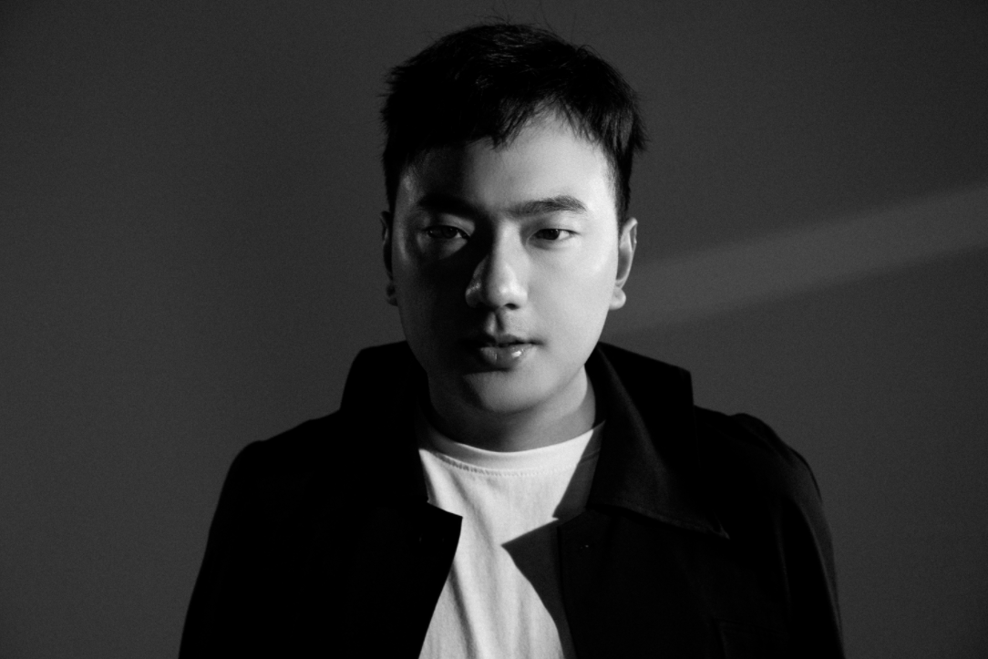 海来阿木25岁出道31岁登上春晚离异又丧女再婚后终获幸福