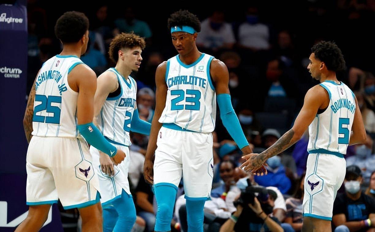 排在东部倒数第三的夏洛特黄蜂队本赛季再次"创造"出如此尴尬的成绩