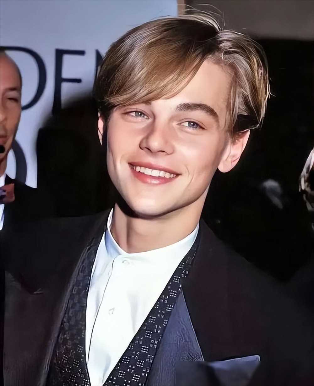 79次绯闻情史的嫩模收割机小李子的女人都是萝莉