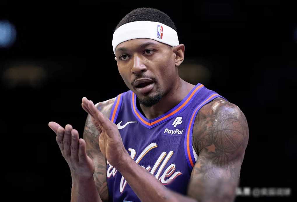 《太阳前景不明,布克难掩失落情绪》_凯文-杜兰特_竞争_布拉德利-比尔