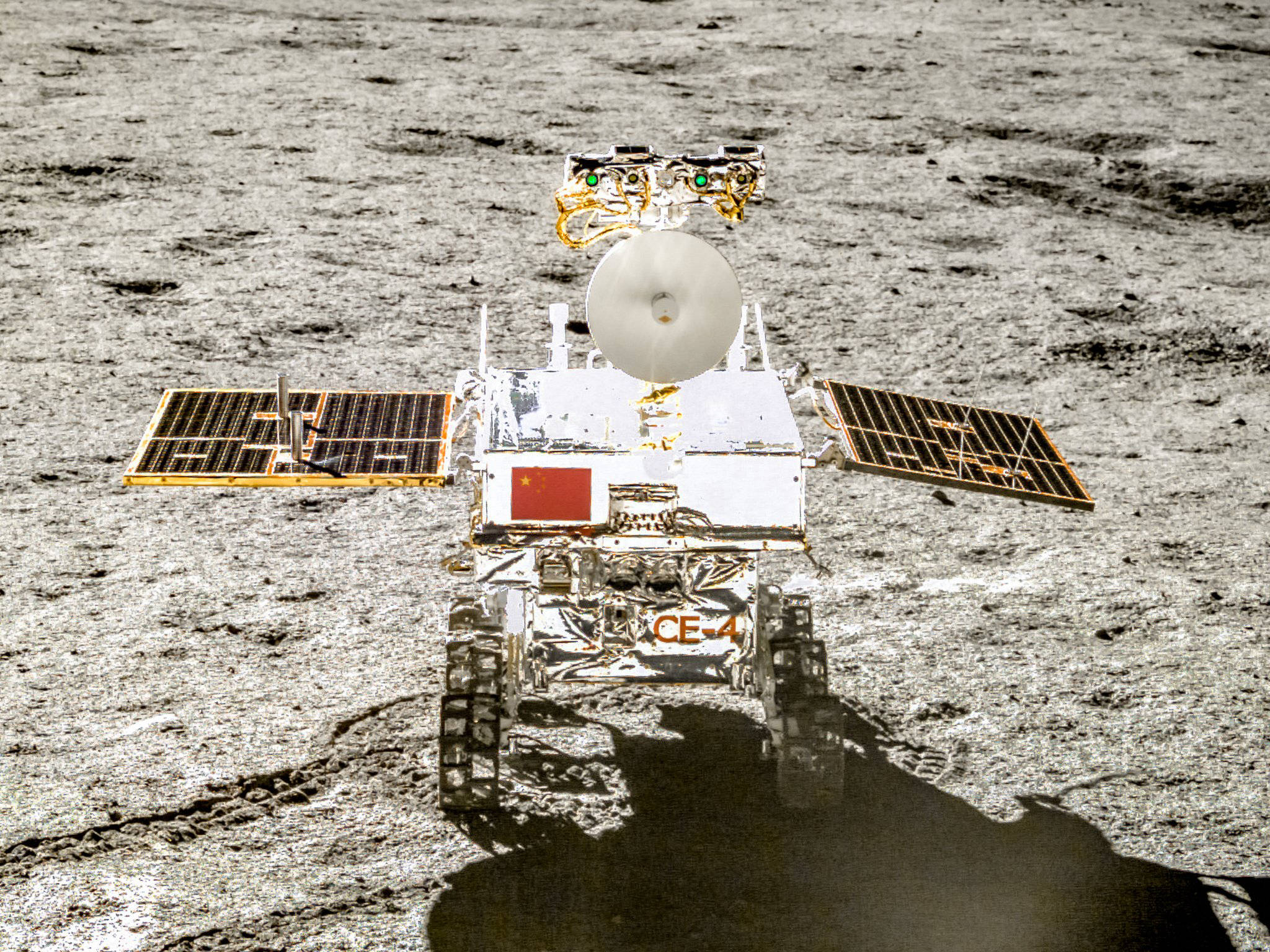 五年前代表人类首登月球背面的嫦娥四号着陆器与玉兔二号月球车至