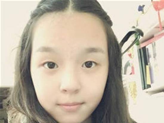 原创法图麦晒度假照片母女二人轻松快活看来是从伤痛中走出来了