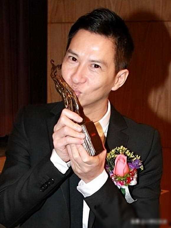 这才是娱乐圈爱情最真实的模样tvb一姐与跑龙套的张家辉的故事