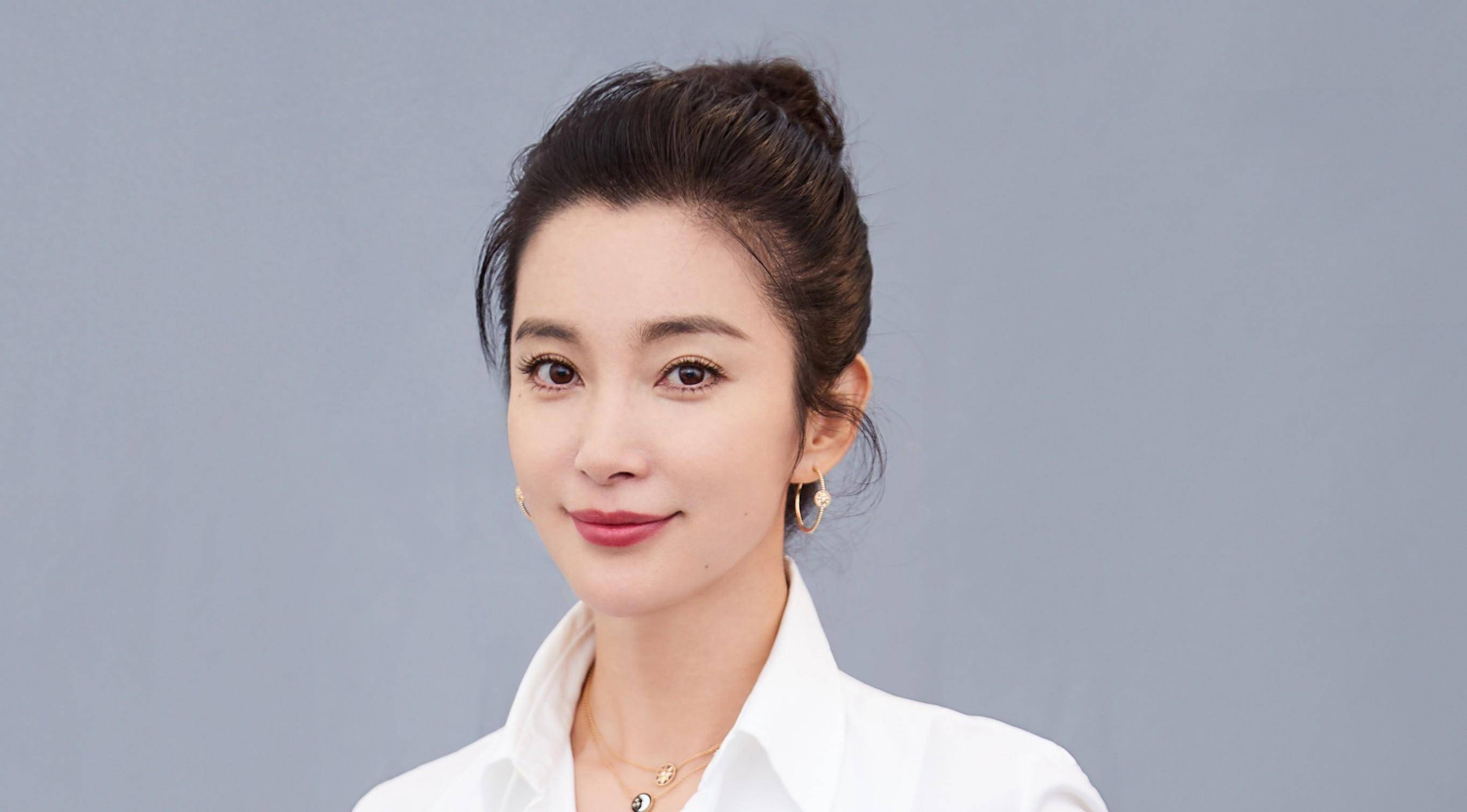 51岁李冰冰,尤物身材真叫人窒息啊!
