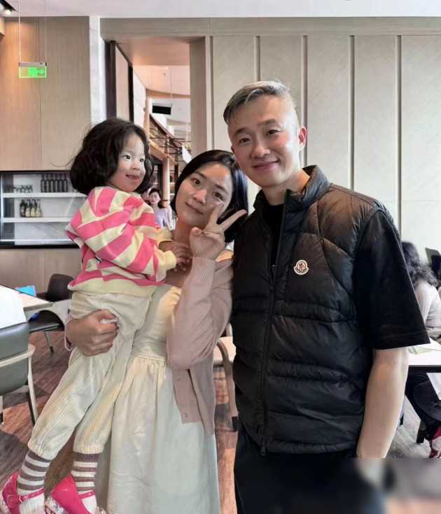 52岁程雷罕见露面穿万元马甲引热议因工作调整转幕后