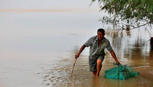 原创和尸体打交道的职业黄河捞尸人不信鬼神但就怕遇到花季少女