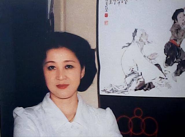 因须遵德是一名演员,时常不在家中,他们便趁机私会,范曾与张桂云的三