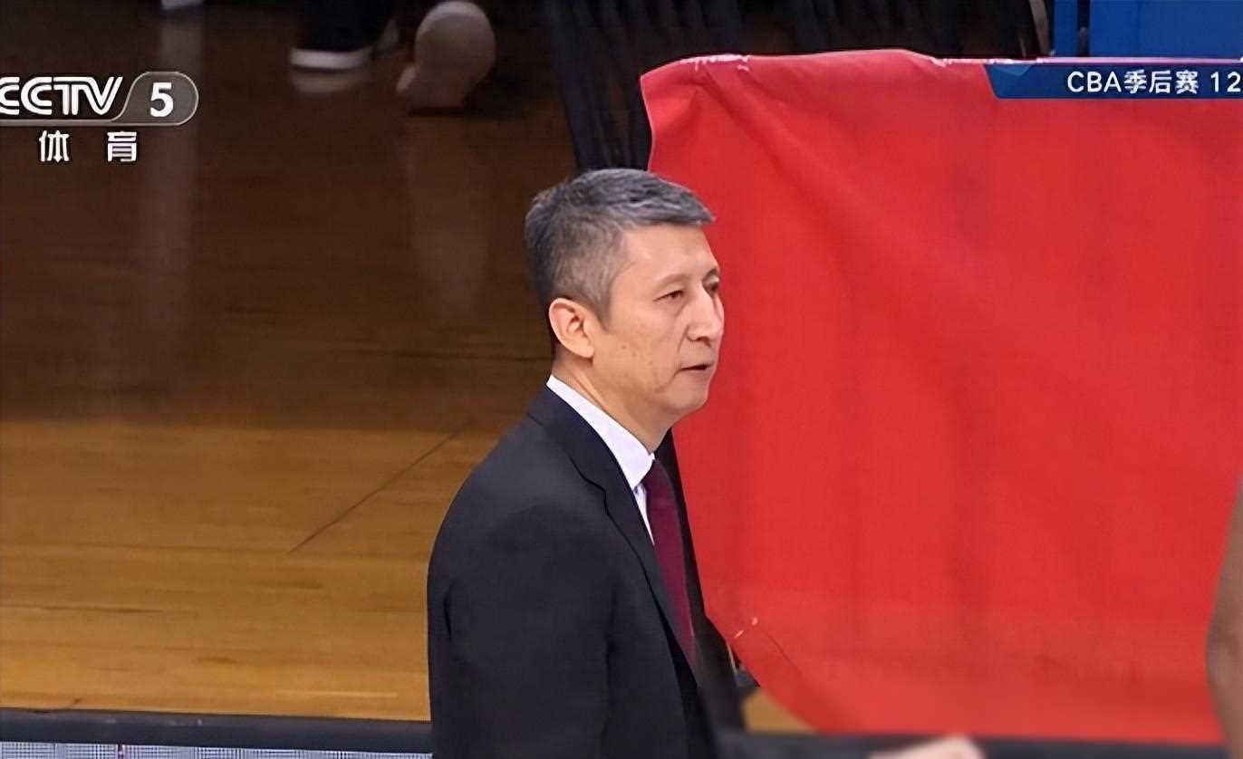 广州队逆转获胜郭帅有功布朗三分立功替补奇兵斩获15分