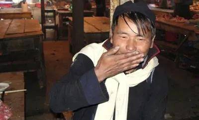 90后越南小伙居然娶了个87岁老太父母不同意还曾以死相逼
