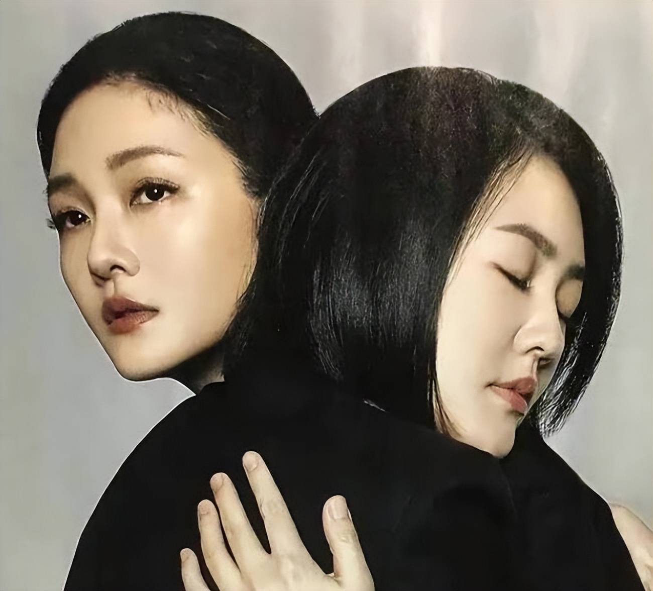 就是离婚了也抓的紧紧的各种嚯嚯想白嫖钱,看她还有什么招捞一笔吧她