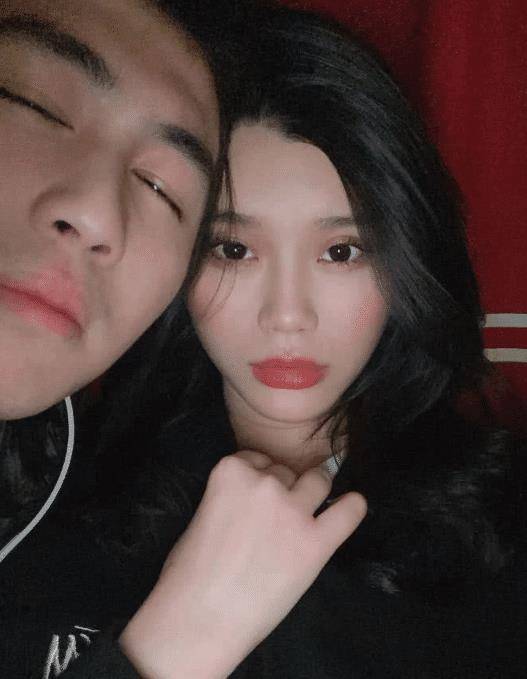 原创有种近况叫奚梦瑶仅5个月就瘦成纸片人何鸿燊儿子可要长心了